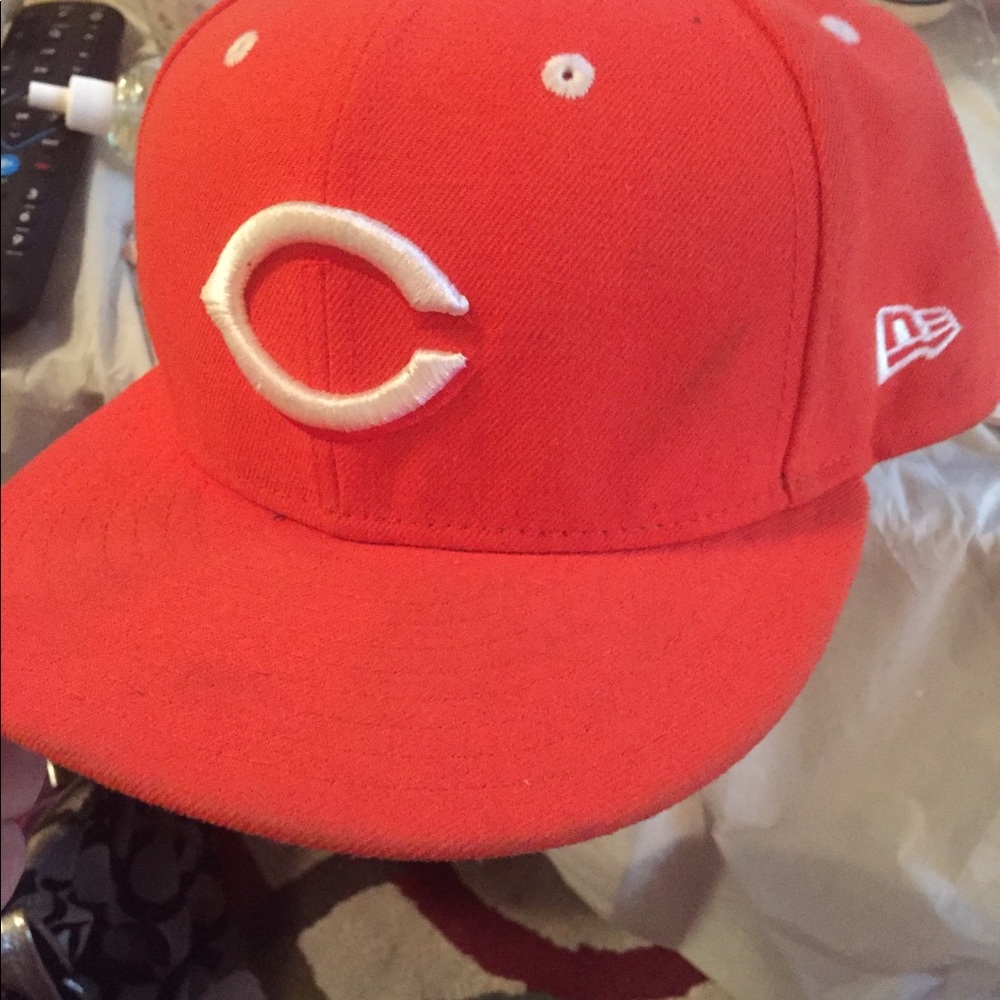 SOLD!!!!! FRESH Fitted hat size 7.5